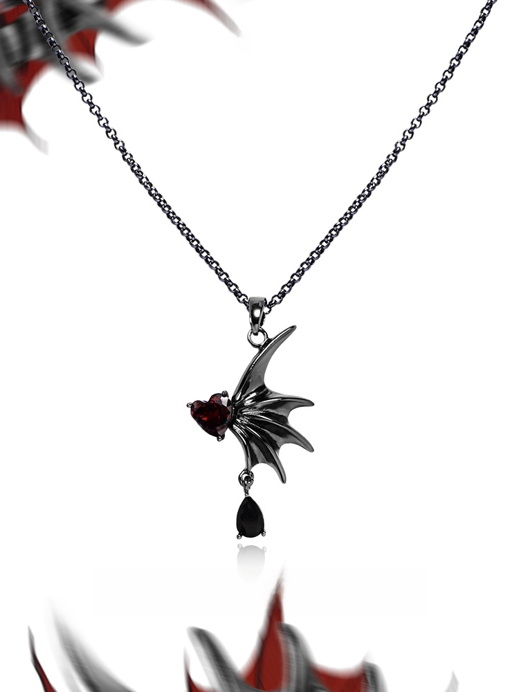 Praying Mantis Pendant Necklace