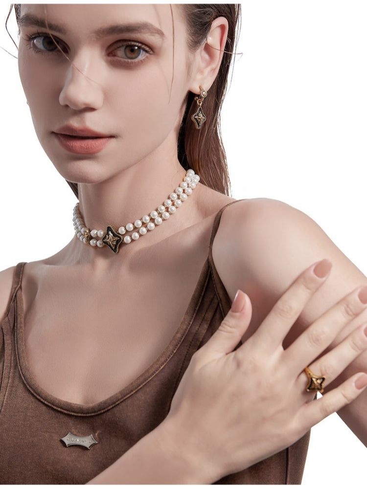 Nostalgia series: gold pearl necklace