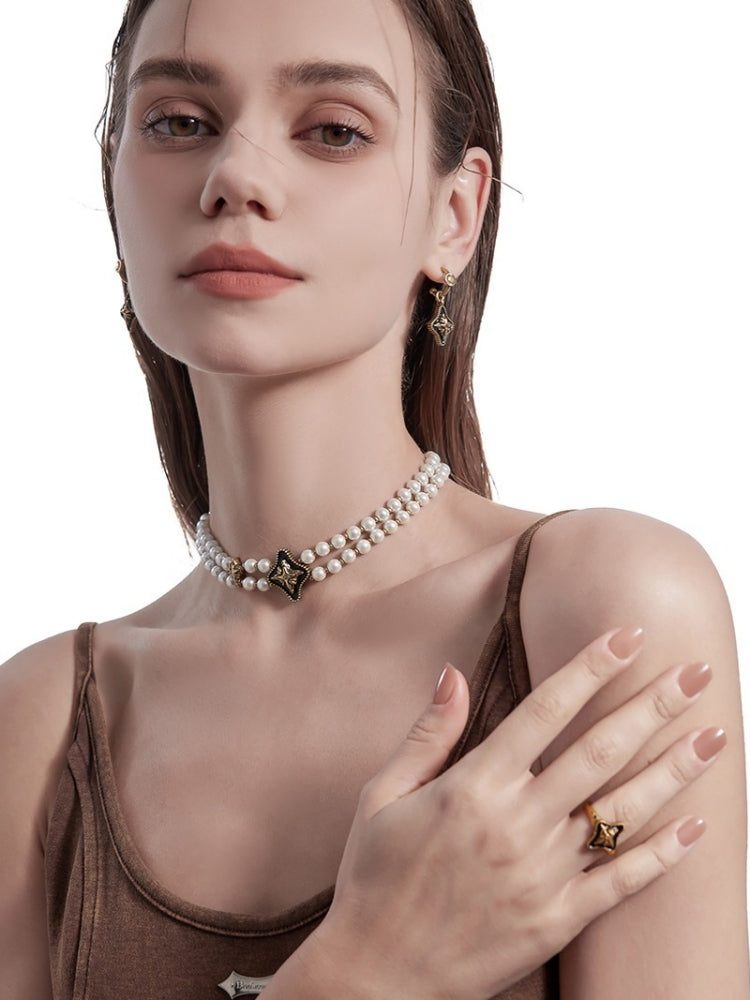 Nostalgia series: gold pearl necklace