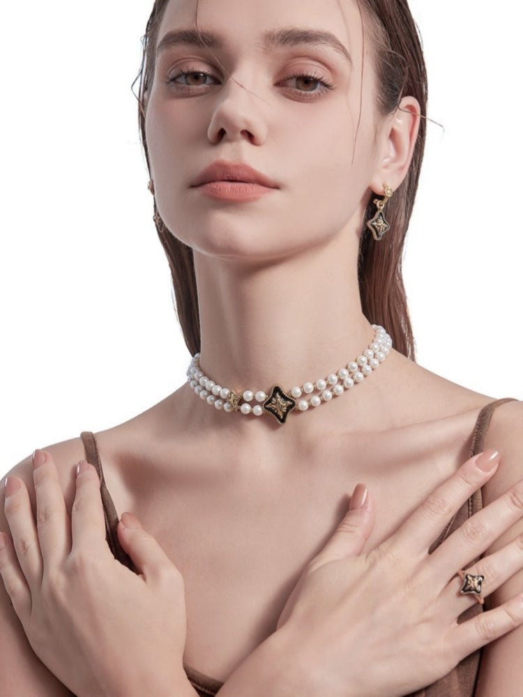 Nostalgia series: gold pearl necklace