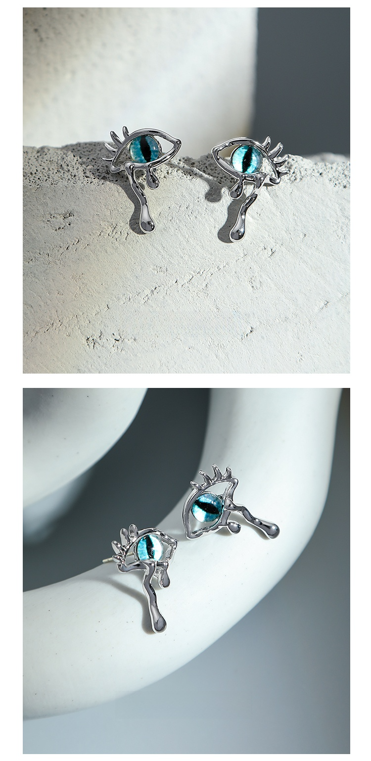 Demon Eye Cat‑Eye Earrings – Gothic Glass Eye Studs